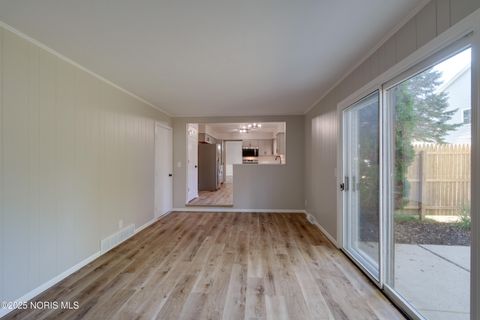 Tiny photo for 2014 Inglewood Road, Holland, OH 43528 (MLS # 10000460)