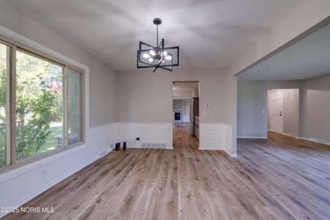 Tiny photo for 2014 Inglewood Road, Holland, OH 43528 (MLS # 10000460)