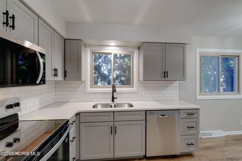 Tiny photo for 2014 Inglewood Road, Holland, OH 43528 (MLS # 10000460)