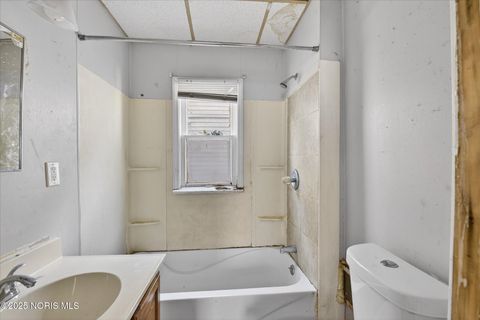 Tiny photo for 3008 Warsaw Street, Toledo, OH 43608 (MLS # 10002288)