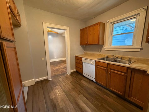 Tiny photo for 2049 Berkshire Place, Toledo, OH 43613 (MLS # 10012230)