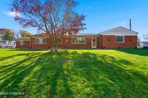 Photo of 6115 Benalex Drive, Toledo, OH 43612 (MLS # 10001536)