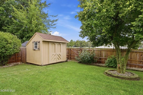 Tiny photo for 2007 Inglewood Road, Holland, OH 43528 (MLS # 10013180)
