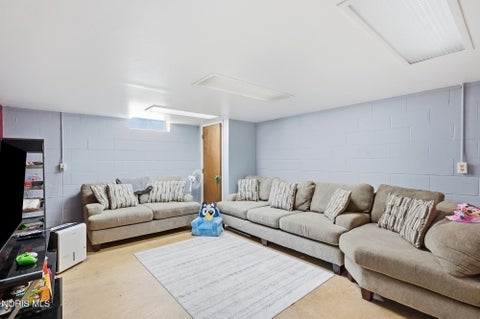 Tiny photo for 2007 Inglewood Road, Holland, OH 43528 (MLS # 10013180)