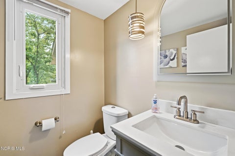 Tiny photo for 2007 Inglewood Road, Holland, OH 43528 (MLS # 10013180)