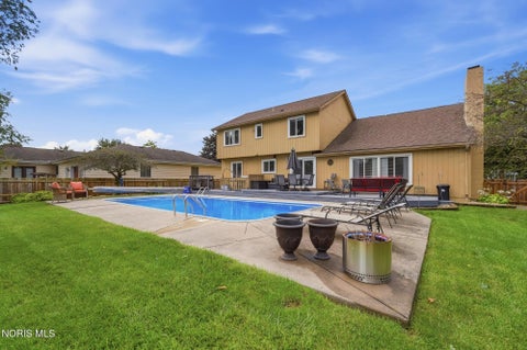 Tiny photo for 2007 Inglewood Road, Holland, OH 43528 (MLS # 10013180)