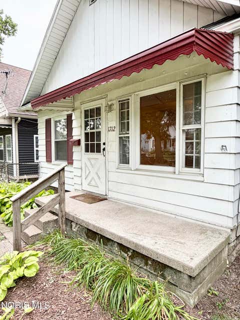 Tiny photo for 1712 Hurd Street, Toledo, OH 43605 (MLS # 10011383)