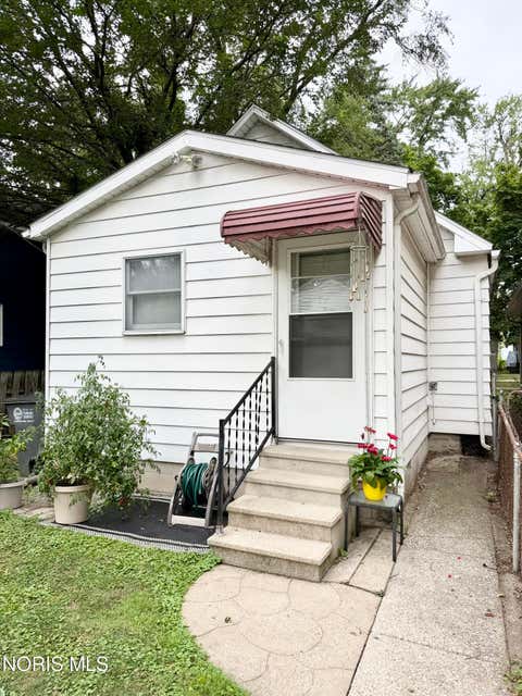 Tiny photo for 1712 Hurd Street, Toledo, OH 43605 (MLS # 10011383)