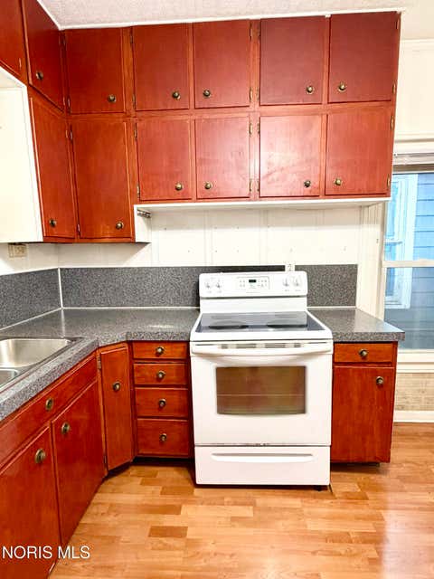 Tiny photo for 1712 Hurd Street, Toledo, OH 43605 (MLS # 10011383)