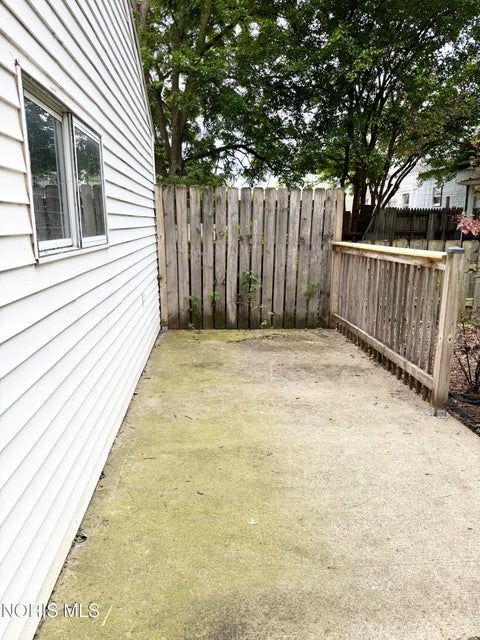 Tiny photo for 1712 Hurd Street, Toledo, OH 43605 (MLS # 10011383)