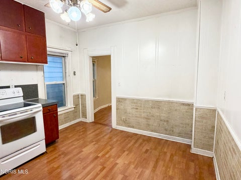 Tiny photo for 1712 Hurd Street, Toledo, OH 43605 (MLS # 10011383)