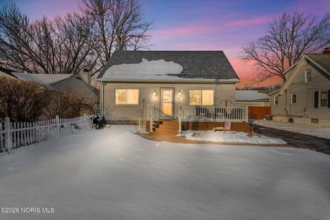 Photo of 255 N River Road, Waterville, OH 43566 (MLS # 10003572)