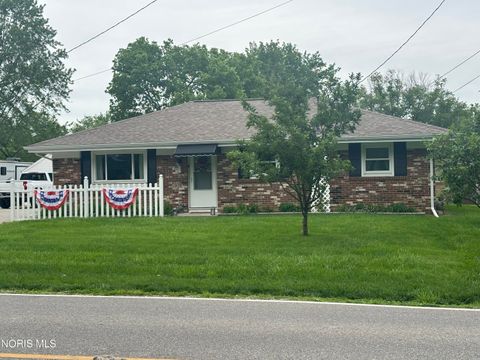 Photo of 800 W High Street, Defiance, OH 43512 (MLS # 10008295)
