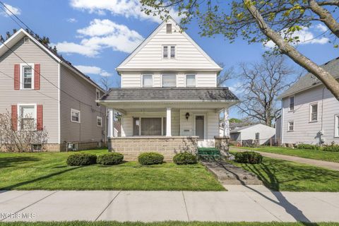 Photo of 418 S Church Street, Bowling Green, OH 43402 (MLS # 10006721)