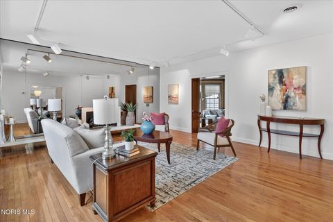 Tiny photo for 405 Forest Drive, Rossford, OH 43460 (MLS # 10005156)