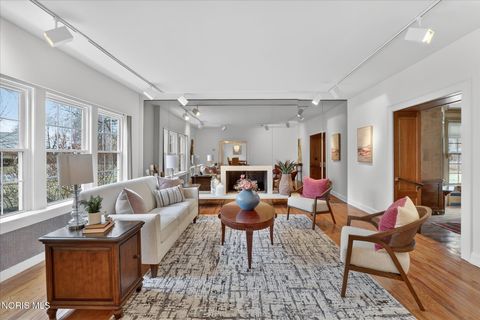 Tiny photo for 405 Forest Drive, Rossford, OH 43460 (MLS # 10005156)