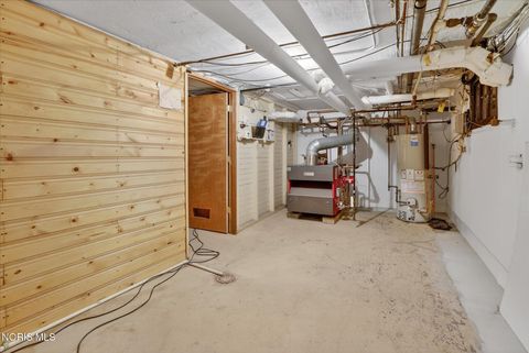 Tiny photo for 405 Forest Drive, Rossford, OH 43460 (MLS # 10005156)