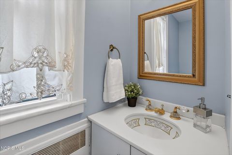 Tiny photo for 405 Forest Drive, Rossford, OH 43460 (MLS # 10005156)