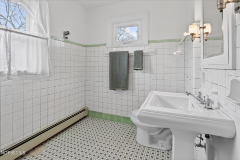 Tiny photo for 405 Forest Drive, Rossford, OH 43460 (MLS # 10005156)