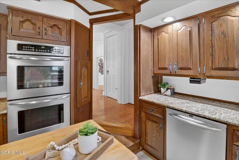 Tiny photo for 405 Forest Drive, Rossford, OH 43460 (MLS # 10005156)