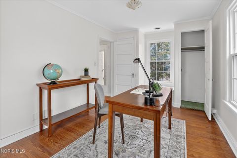 Tiny photo for 405 Forest Drive, Rossford, OH 43460 (MLS # 10005156)