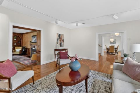 Tiny photo for 405 Forest Drive, Rossford, OH 43460 (MLS # 10005156)