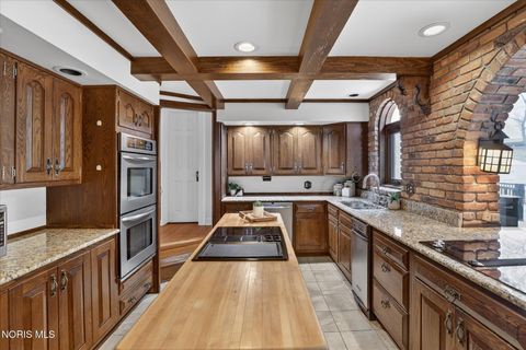 Tiny photo for 405 Forest Drive, Rossford, OH 43460 (MLS # 10005156)