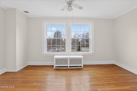 Tiny photo for 405 Forest Drive, Rossford, OH 43460 (MLS # 10005156)