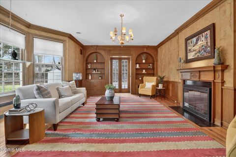 Tiny photo for 405 Forest Drive, Rossford, OH 43460 (MLS # 10005156)