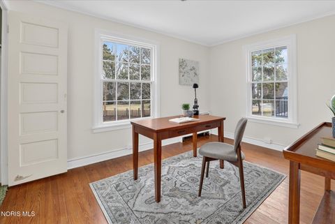 Tiny photo for 405 Forest Drive, Rossford, OH 43460 (MLS # 10005156)