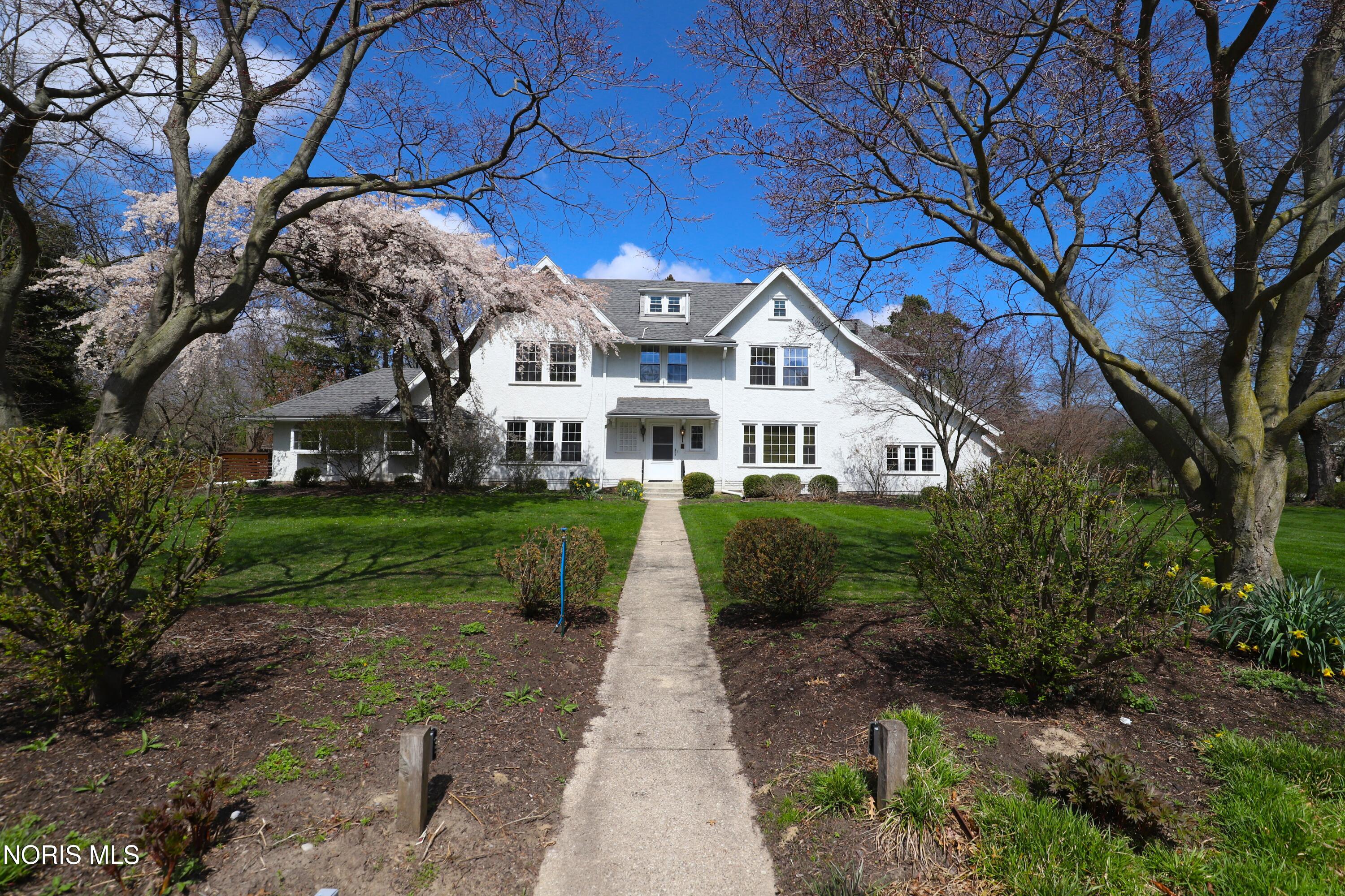 405 Forest Drive