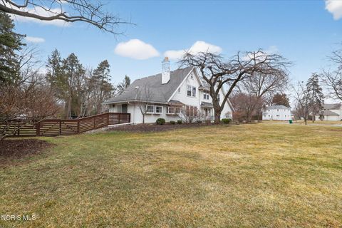 Tiny photo for 405 Forest Drive, Rossford, OH 43460 (MLS # 10005156)