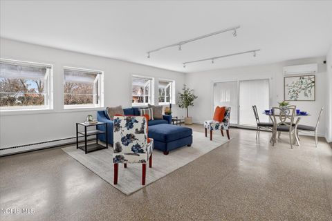 Tiny photo for 405 Forest Drive, Rossford, OH 43460 (MLS # 10005156)