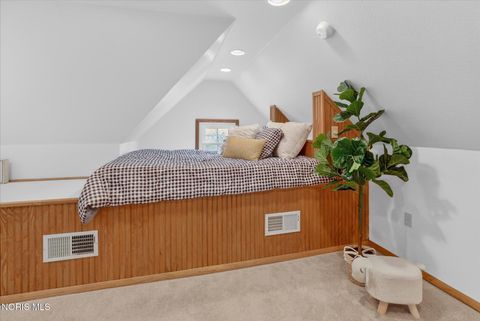 Tiny photo for 405 Forest Drive, Rossford, OH 43460 (MLS # 10005156)