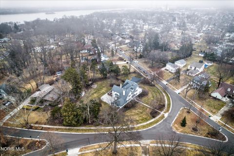 Tiny photo for 405 Forest Drive, Rossford, OH 43460 (MLS # 10005156)