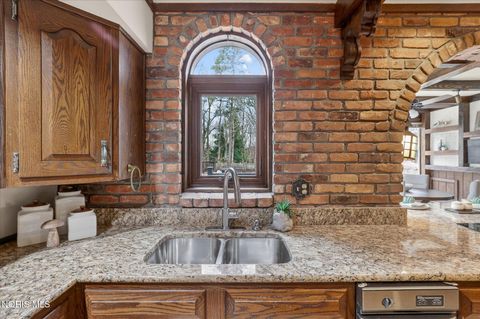 Tiny photo for 405 Forest Drive, Rossford, OH 43460 (MLS # 10005156)