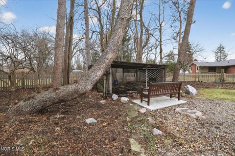 Tiny photo for 405 Forest Drive, Rossford, OH 43460 (MLS # 10005156)