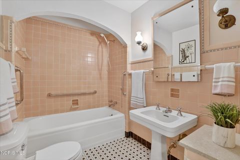 Tiny photo for 405 Forest Drive, Rossford, OH 43460 (MLS # 10005156)