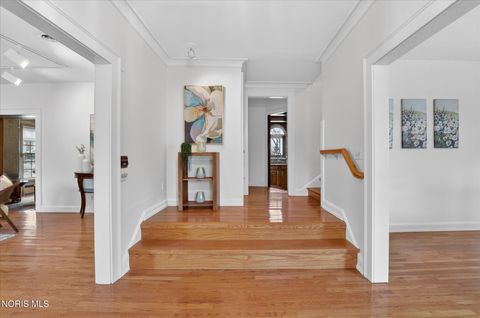 Tiny photo for 405 Forest Drive, Rossford, OH 43460 (MLS # 10005156)