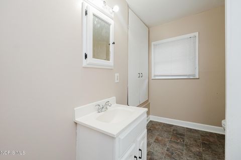 Tiny photo for 122 Allen Avenue, Findlay, OH 45840 (MLS # 10007918)
