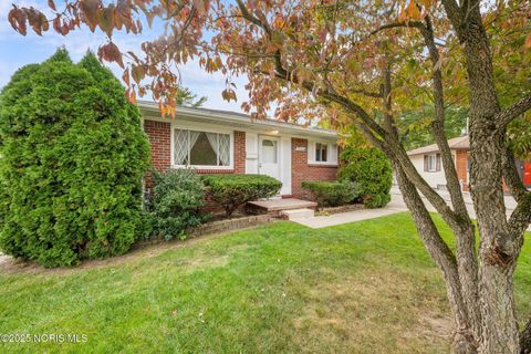 Tiny photo for 3553 Cedardale Court, Toledo, OH 43623 (MLS # 10000237)