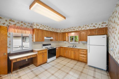 Tiny photo for 3553 Cedardale Court, Toledo, OH 43623 (MLS # 10000237)