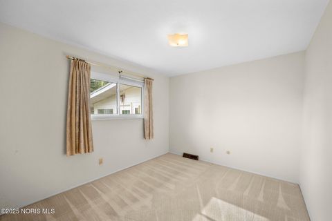 Tiny photo for 3553 Cedardale Court, Toledo, OH 43623 (MLS # 10000237)
