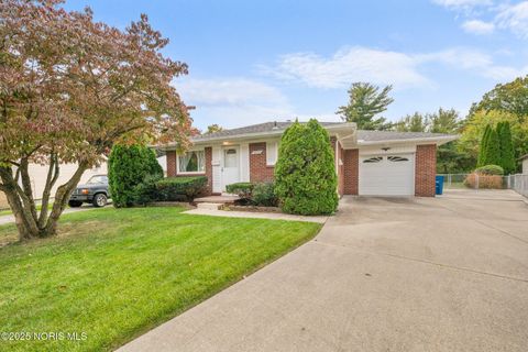 Photo of 3553 Cedardale Court, Toledo, OH 43623 (MLS # 10000237)