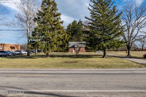 Photo of 1611 N Walker Street, OH 43432 (MLS # 10002938)