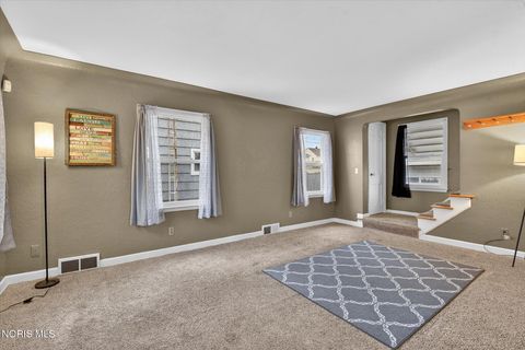 Tiny photo for 1221 Eleanor Avenue, Toledo, OH 43612 (MLS # 10004846)