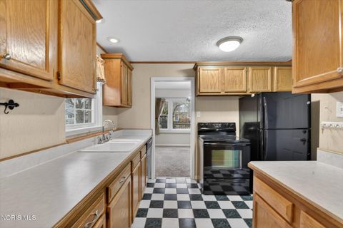 Tiny photo for 1221 Eleanor Avenue, Toledo, OH 43612 (MLS # 10004846)