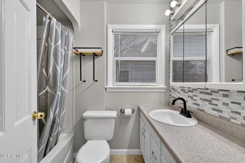 Tiny photo for 1221 Eleanor Avenue, Toledo, OH 43612 (MLS # 10004846)