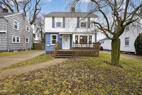 Photo of 1221 Eleanor Avenue, Toledo, OH 43612 (MLS # 10004846)