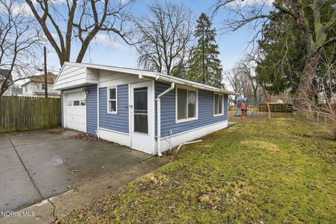 Tiny photo for 1221 Eleanor Avenue, Toledo, OH 43612 (MLS # 10004846)